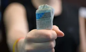 Czy odchodząc na emeryturę należy się odprawa? Sprawdź zasady i wysokość