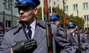Emerytura policjanta: Kluczowe warunki i zasady przejścia na odpoczynek