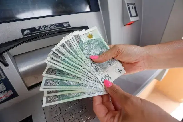 Czy wysokość renty zależy od zarobków? Sprawdź, jak to działa