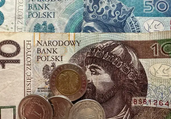 Ile wyniesie twoja pensja netto z 7100 brutto? Zaskakujący rachunek