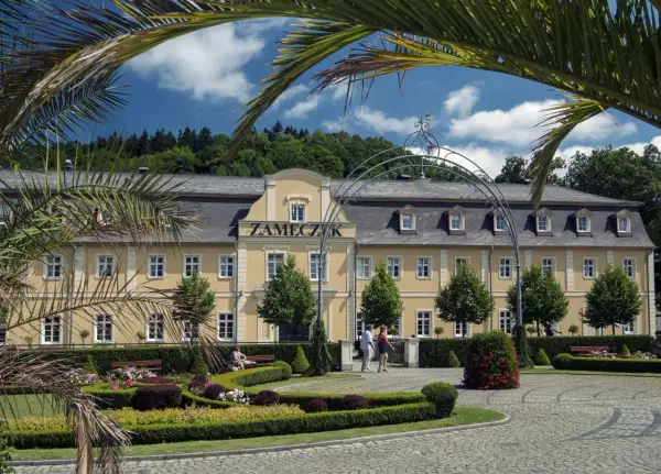 Sanatorium z NFZ dla emeryta: Prosty sposób na bezpłatny wypoczynek zdrowotny